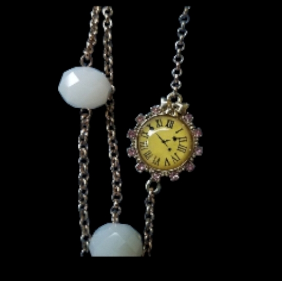 🎀🕰️Betsey Johnson 3-Strand Charm Necklace Clock & Bows - EPC🕰️🎀 - Picture 3 of 11